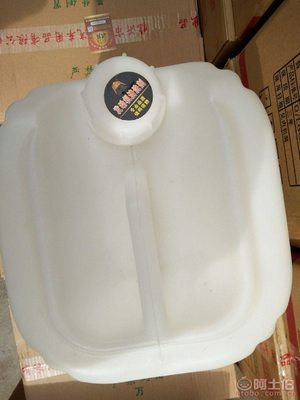 高效清潔，專業(yè)養(yǎng)護(hù)——金達(dá)隆20KG大桶發(fā)動機(jī)清潔劑